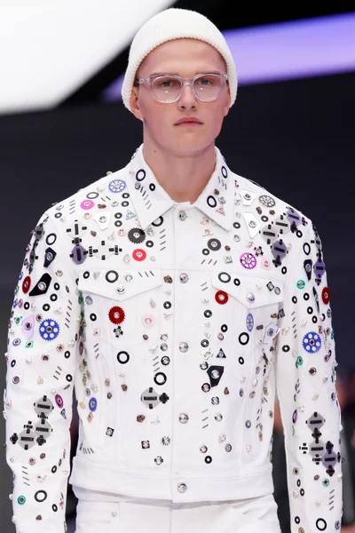 Look 26